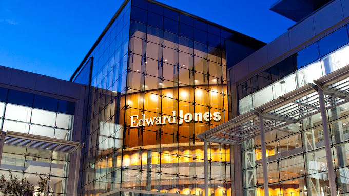 Edward Jones in San Diego, providing financial services and investment advice at 4134 Adams Avenue, #104, California.