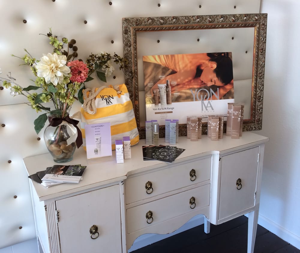 Rockefeller Center Beauty Lounge in San Diego, offering expert hair, beauty, and spa services for a luxurious self-care experience.