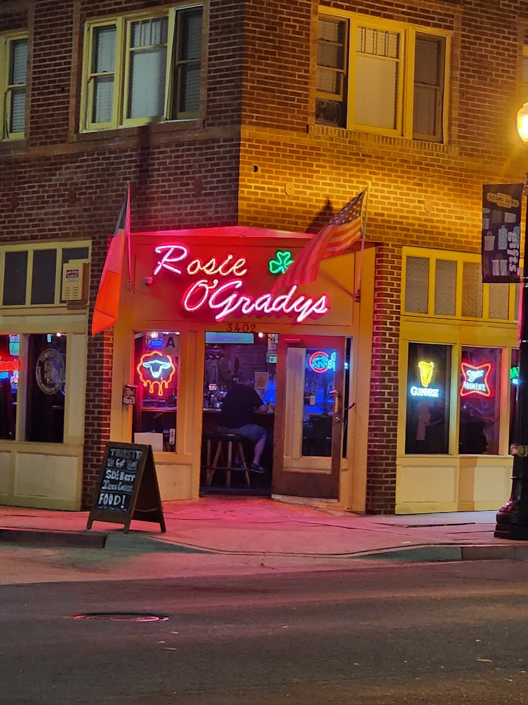 Rosie O'Grady's Irish pub in San Diego, serving drinks and classic pub fare.