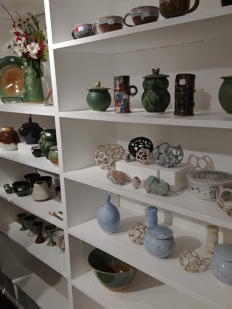 Clay Associates ceramics studio in San Diego, featuring pottery classes and artist workshops.