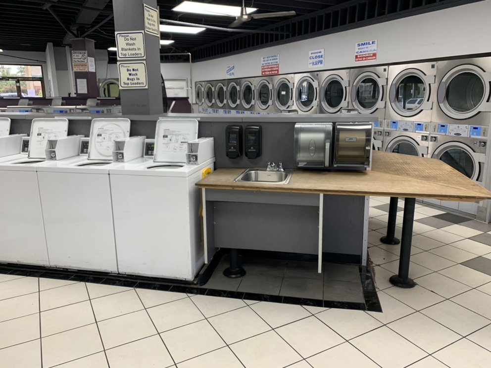 The Normal Laundry in San Diego offers a modern, clean laundromat with self-service washers, dryers, and a comfortable atmosphere.